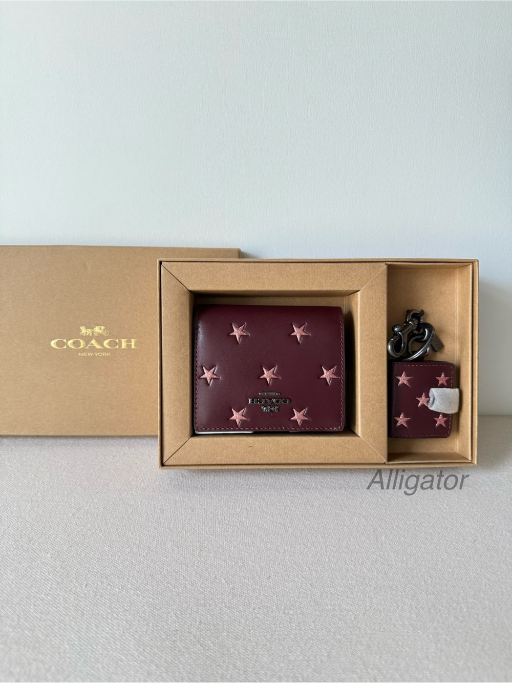 NWT Coach Boxed Snap Wallet And Picture Frame Bag Charm With Star Print Merlot